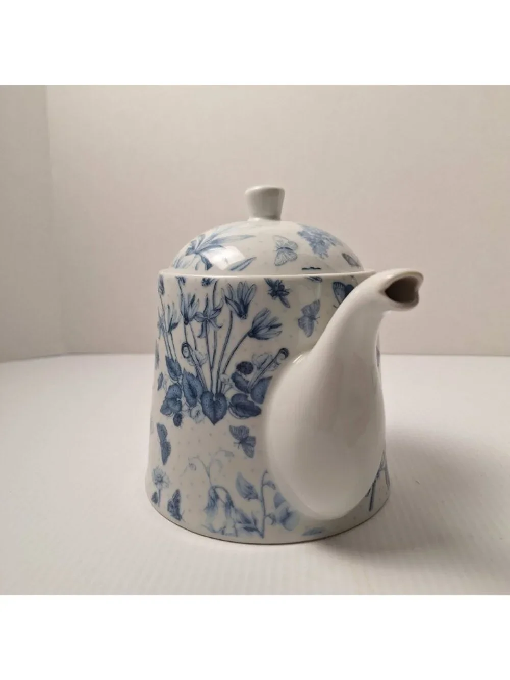 VINTAGE PORTMEIRION BOTANIC BLUE FLOWERS DRAGONFIES BUTTERFLIES CERAMIC TEAPOT